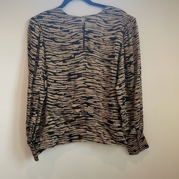Rails Rozz Animal print black gold Satin blouse L NWT - Picture 10 of 10